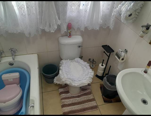 3 BEDROOM HOUSE FOR SALE IN OOS EINDE